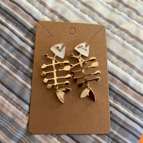 Fishbone 🐠 Enameled Earrings - So Cute! - Picture 2 of 3